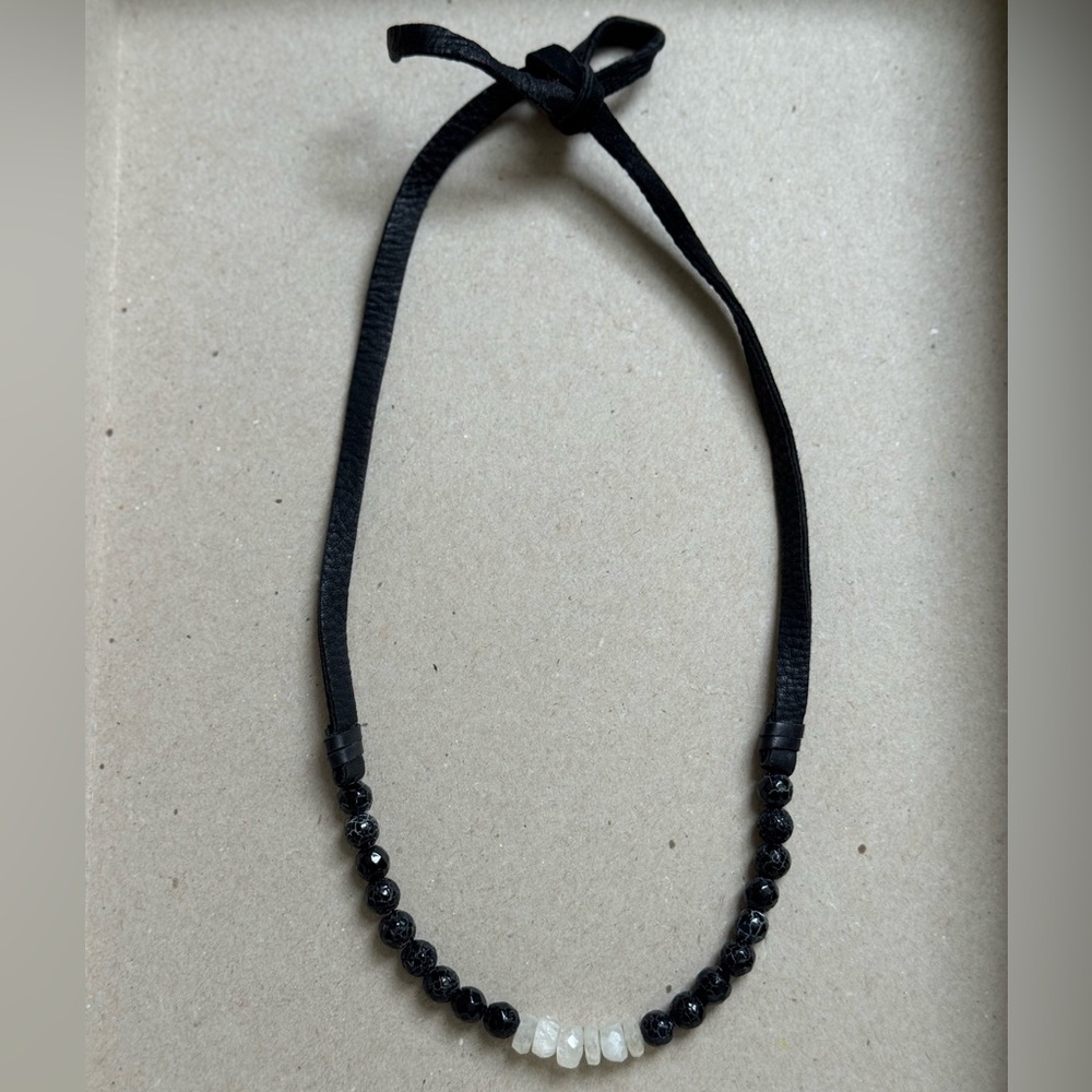 ✨Anthro Necklace✨ - Picture 5 of 7